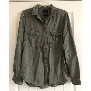 American Eagle Button Down